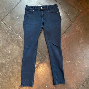 DL1961 Dark denim stretch skinny jean.